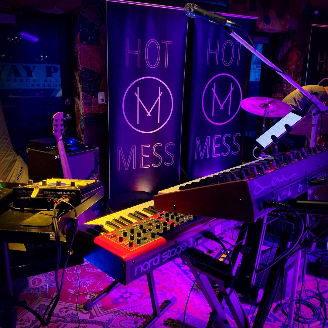I love playing on nice rugs with @hotmessboston