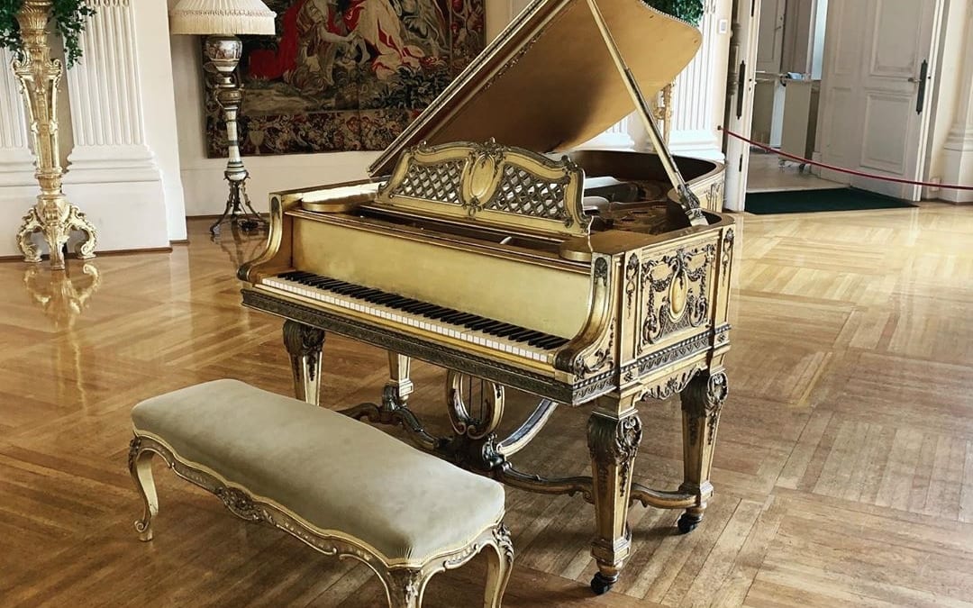 The gold piano